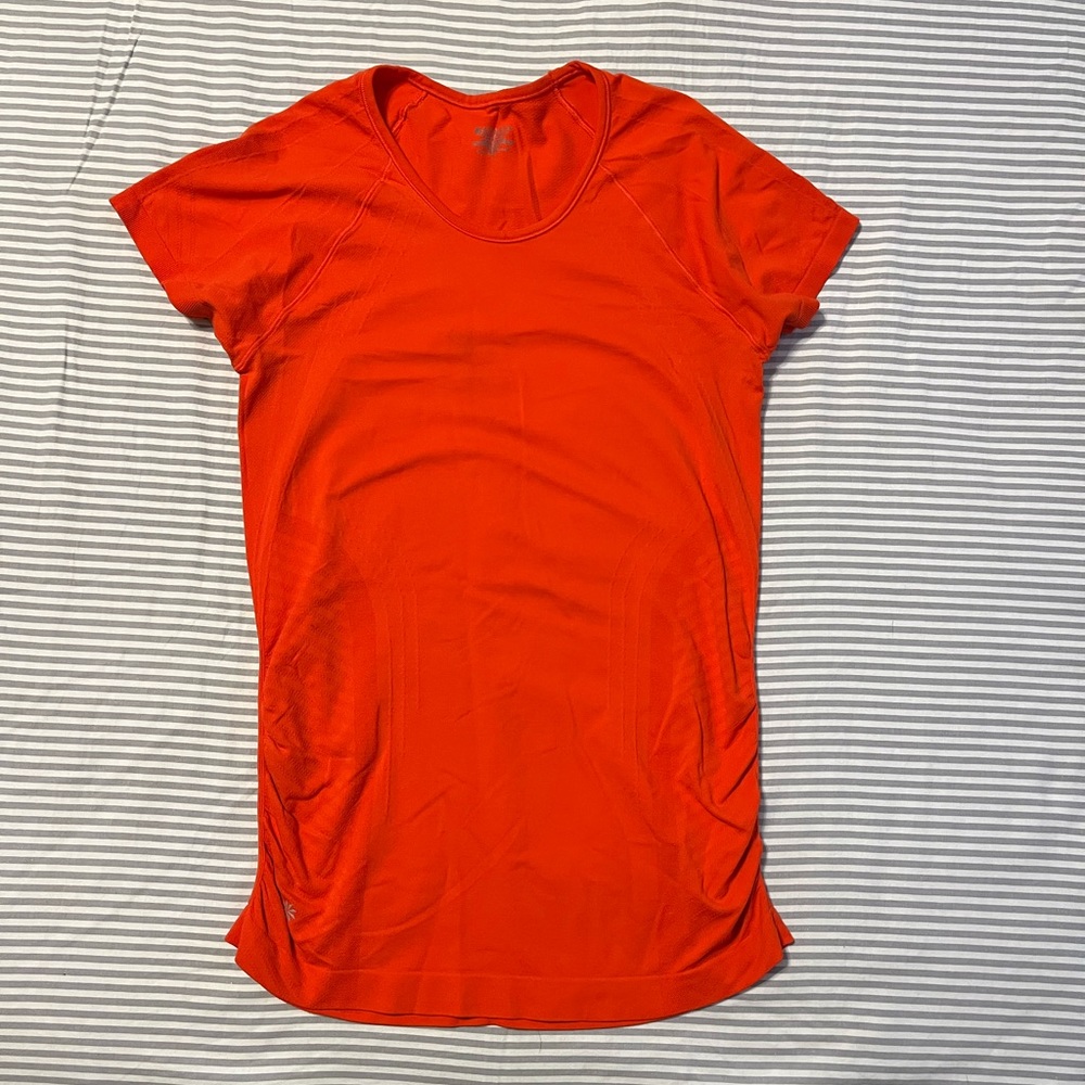 Athleta Size Small Orange Seamless Tee